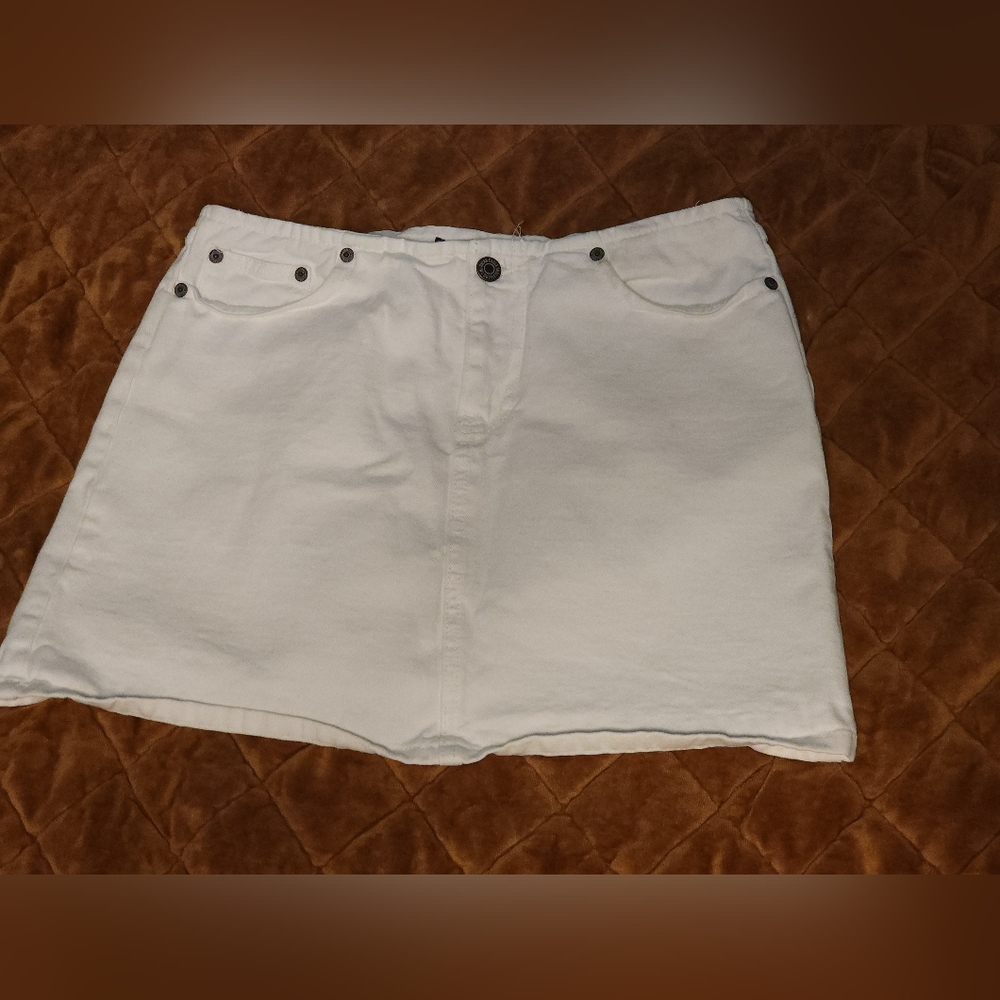 American eagle white mini Deming skirt